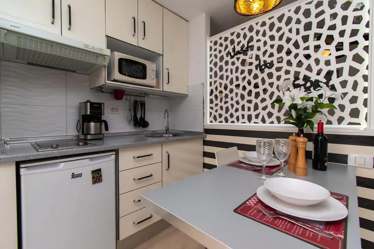 Apartment Borinquen 1 - Studio With Amazing Sea And Pool Views Playa Fanabe Spain